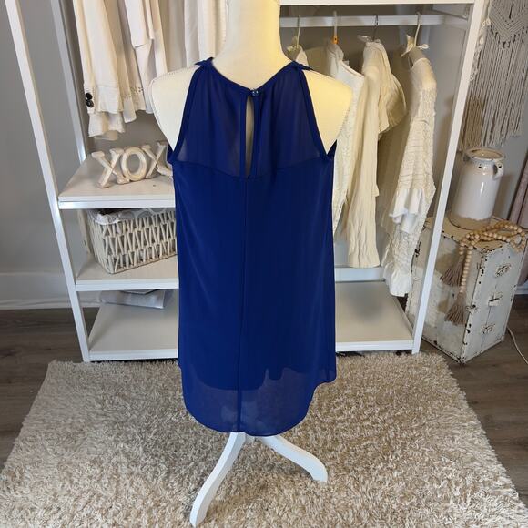 By & By Women's Size Medium Blue Sleevelss Pleated Front Lined Top #2977 - Picture 3 of 5